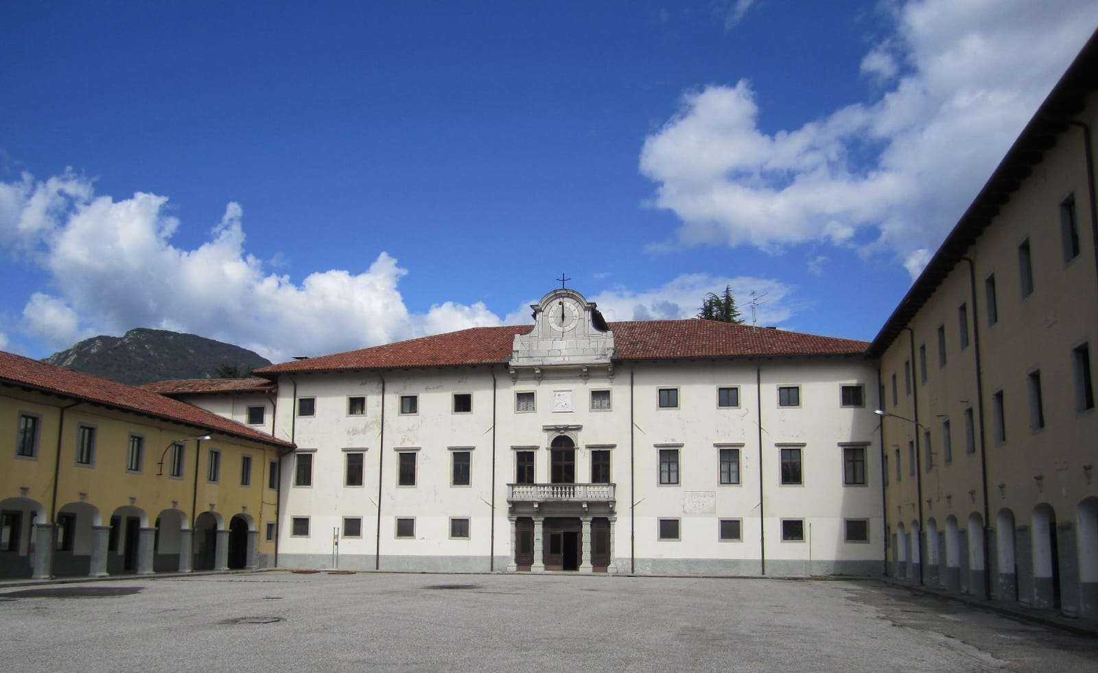 La caserma Cantore a Tolmezzo (ph. Regione FVG)