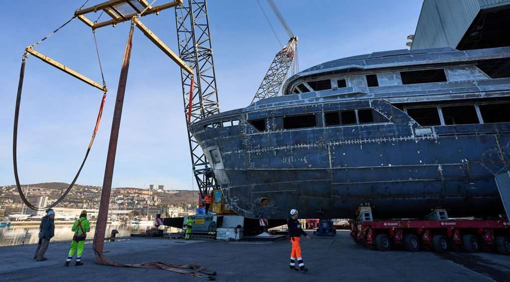 Il varo dello scafo a Trieste
