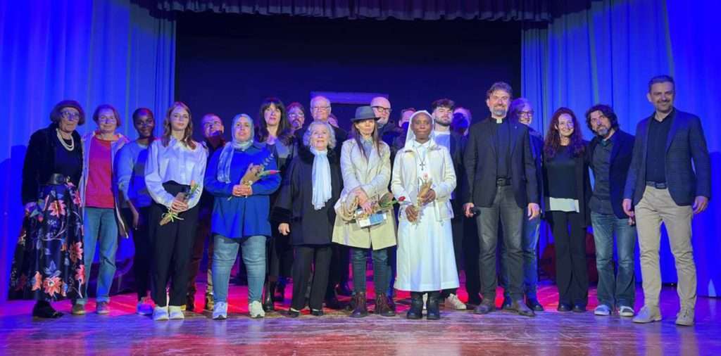 Foto di gruppo con i protagonisti della serata
