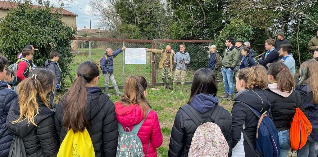 Gli scout impegnati nella pulizia dell'Isonzato