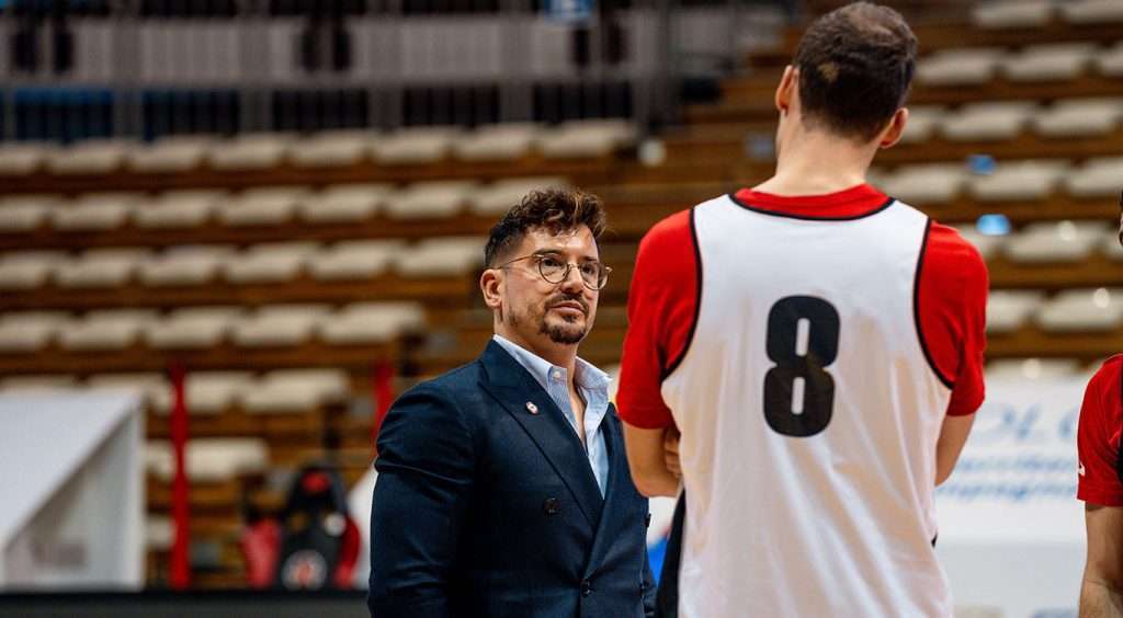 Il presidente de Meo a colloquio con la squadra
