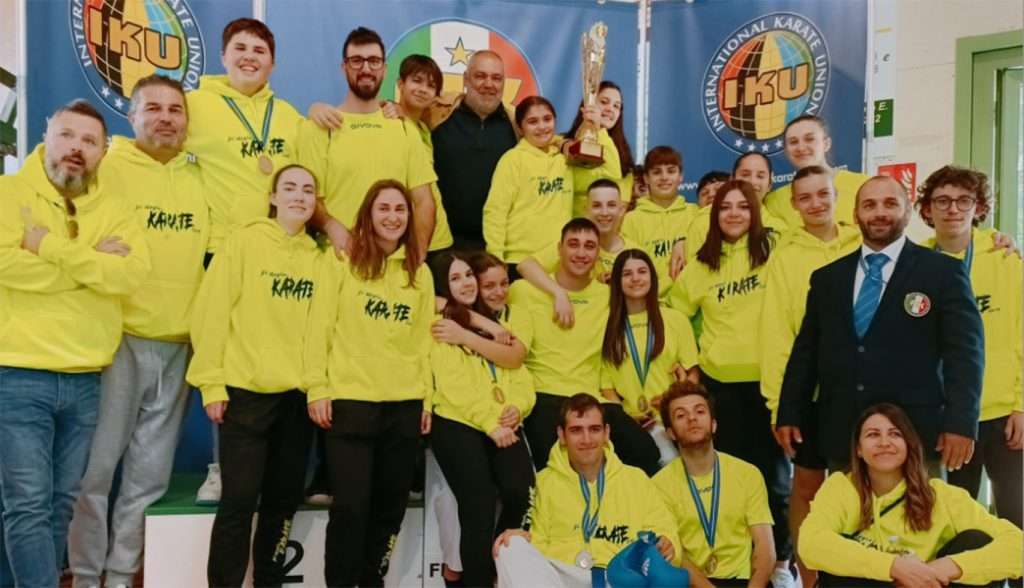 Il Di Meglio Karate Team festeggia la vittoria della Coppa Italia