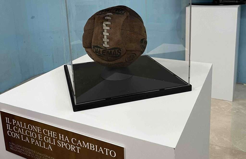 Il pallone in mostra a Casarsa