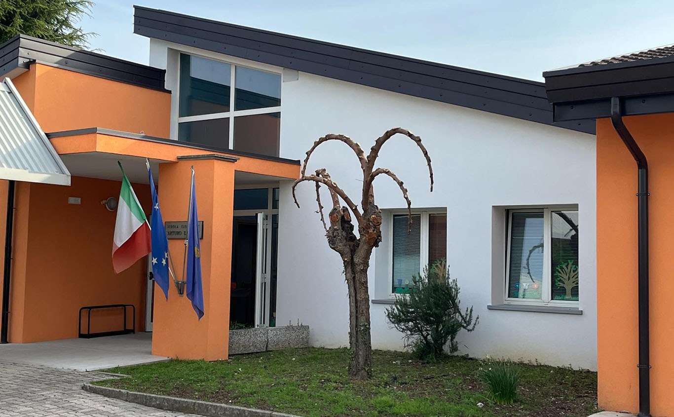 La scuola primaria di Santa Maria la Longa (ph. Regione FVG)