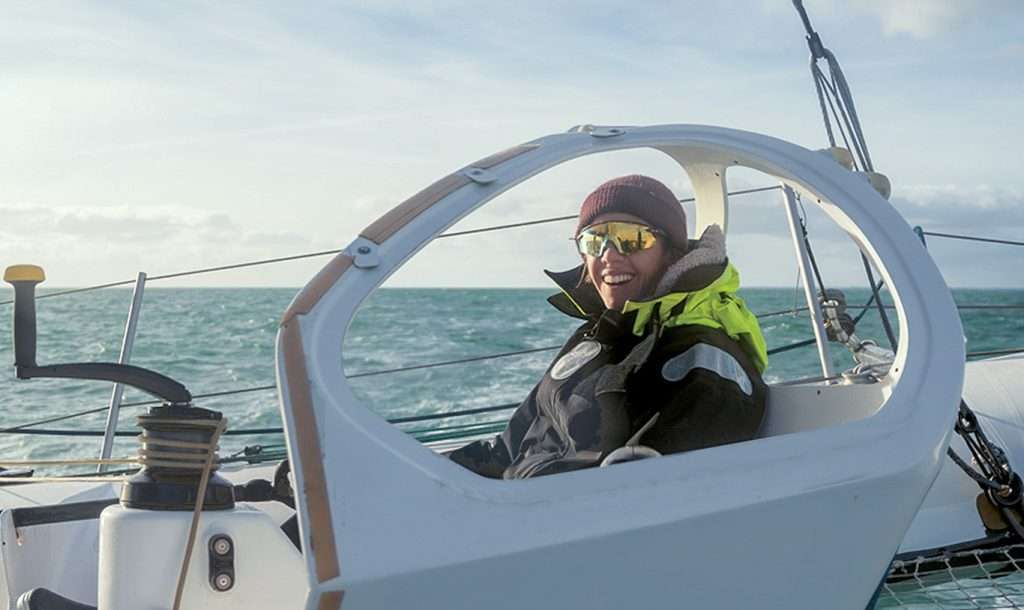 Francesca Clapcich in mare (© Guillaume Gatefaint)