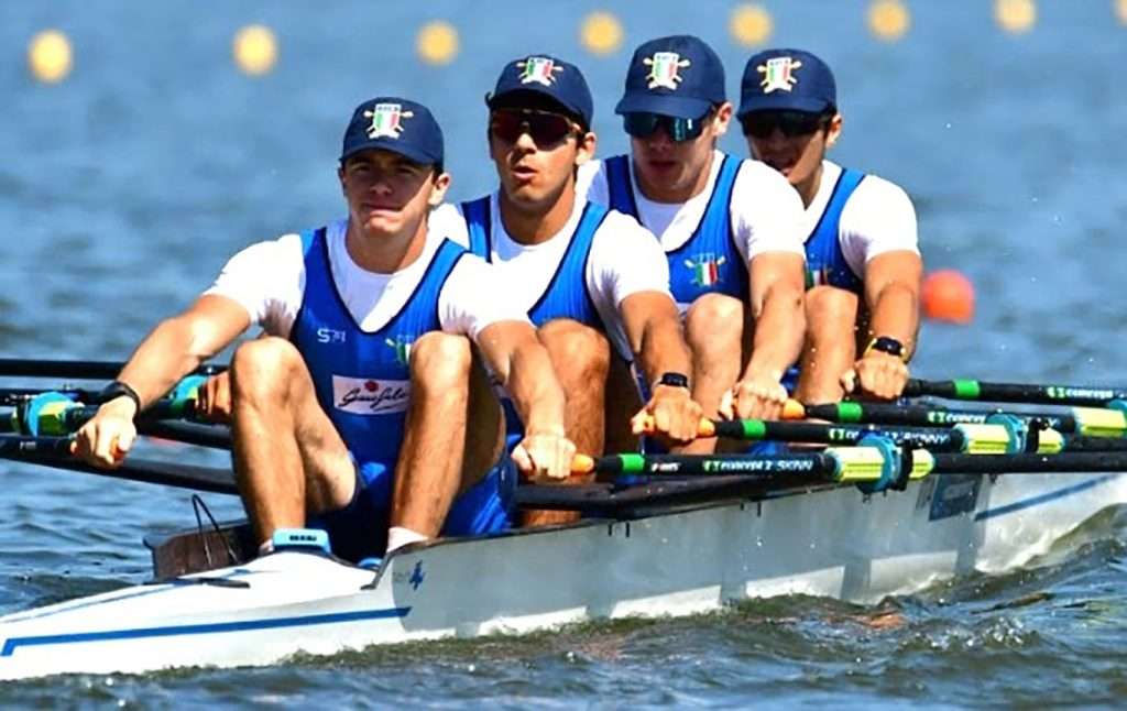 La barca italiana con Marvucic secondo da sinistra