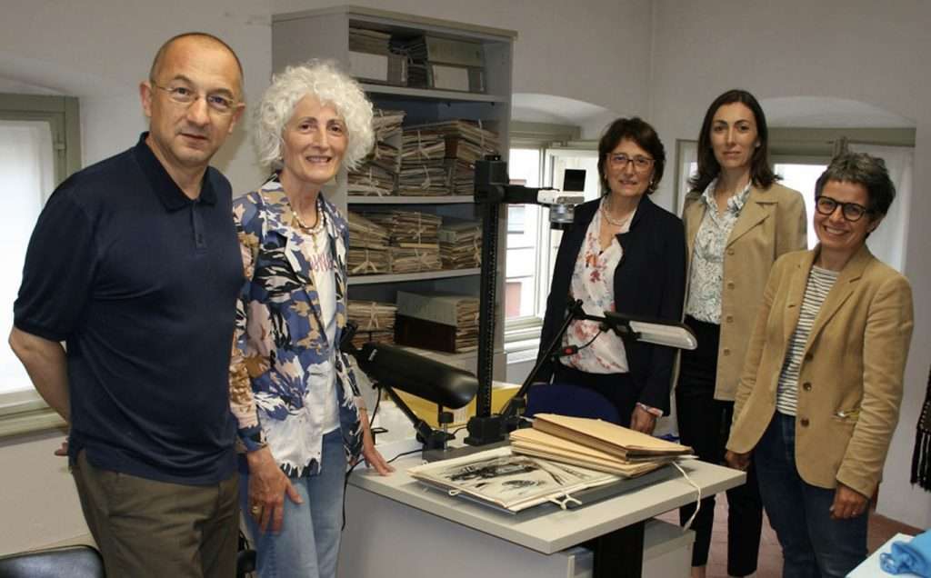 Da sinistra Alessandro Del Puppo e le figlie di Arrigo Poz Donatella Annamaria e Alessandra e Martina Visentin
