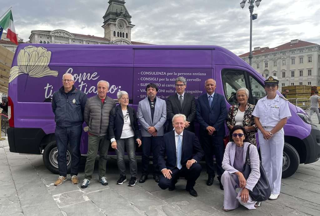 Mese Viola De Banfield inaugurazione Pulmino Viola2