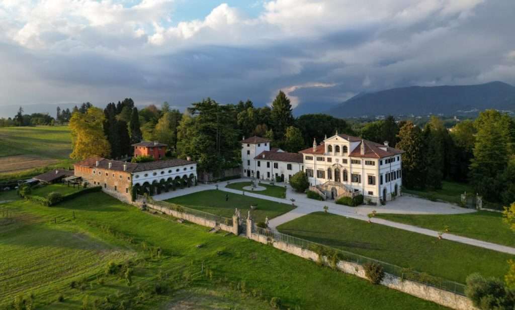 villa gallici deciani aerea jonathan schneider 2022