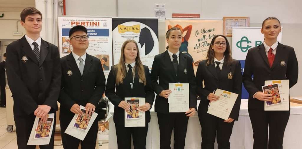 Allievi Ial Fvg insigniti di borse di studio Amira da sinistra a destra il primo il secondo la quarta la sesta