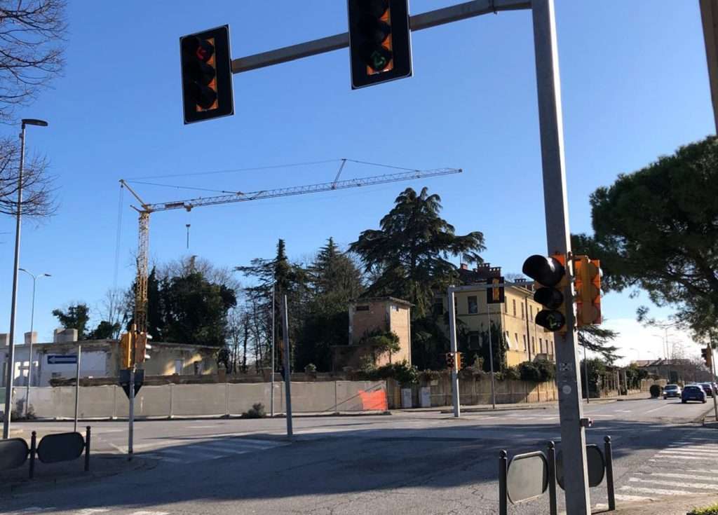 semaforo caserma