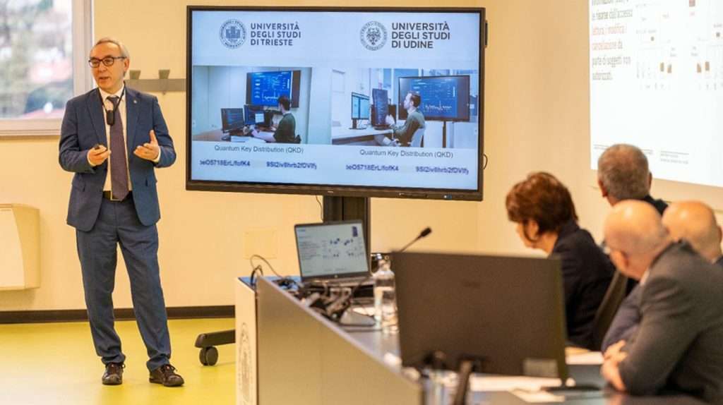 Gian Luca Foresti durante la presentazione