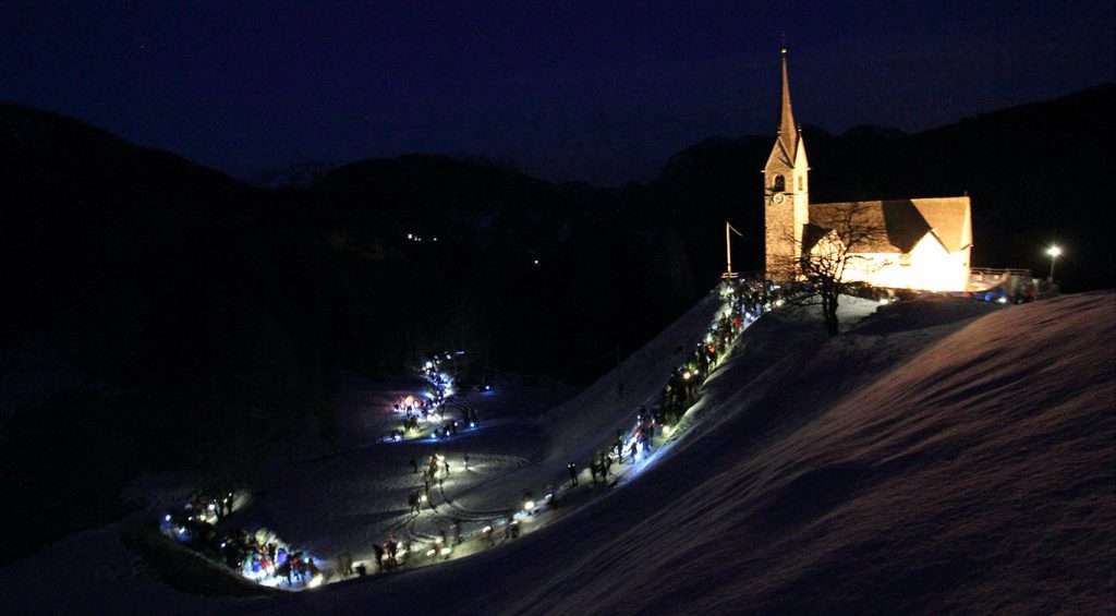 low Van der Ouberzahre geign s Dorf Da Sauris di Sopra a Sauris di Sotto