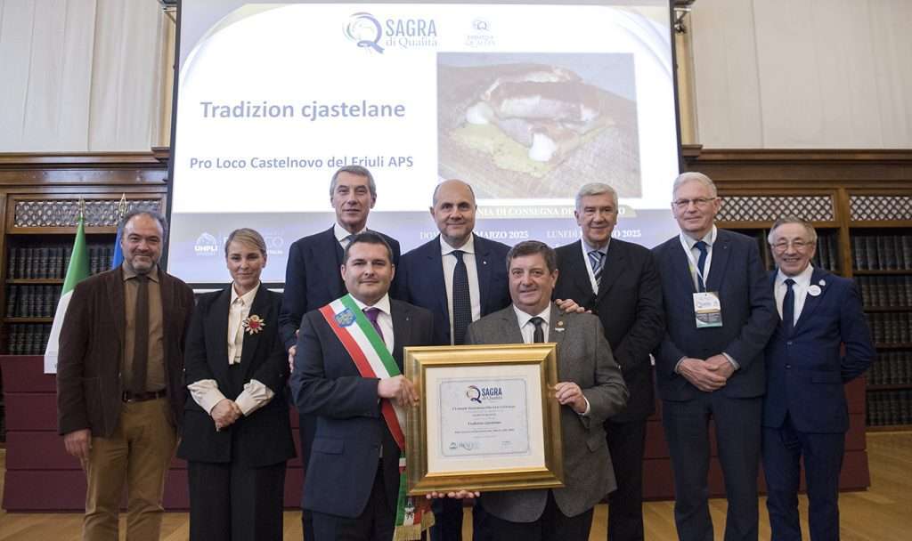 consegna a Castelnovo del Friuli