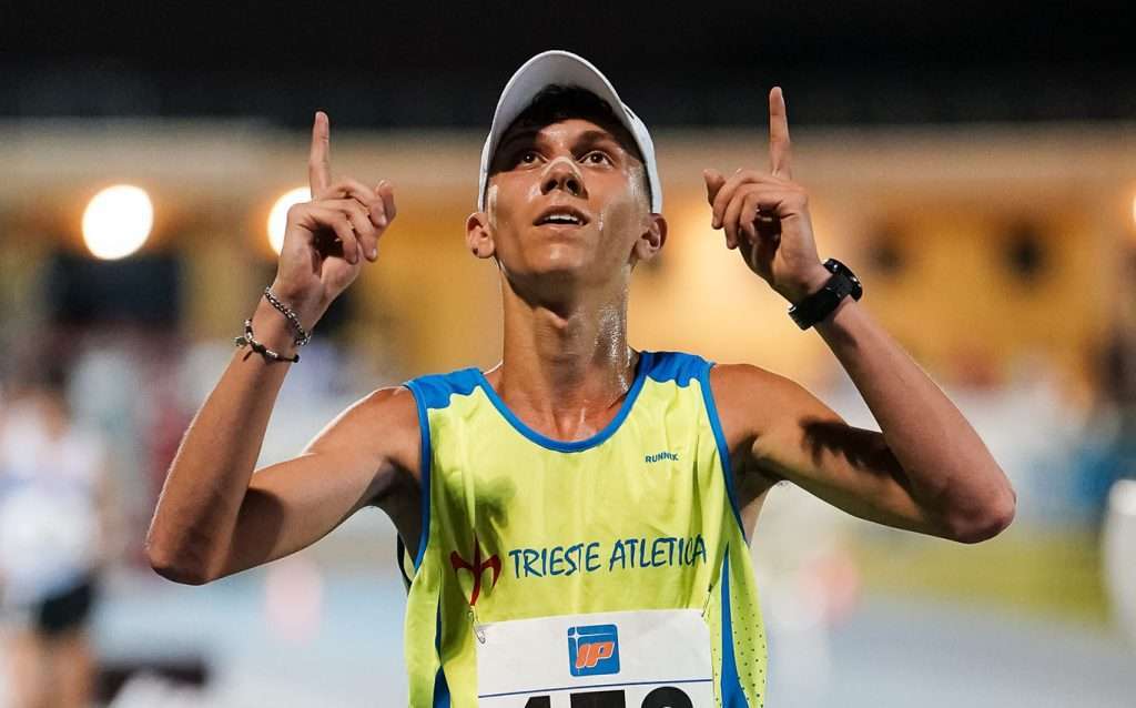 Alessio Coppola in azione sui 5000m di marcia ai Campionati Italiani Allievi FidalGrana