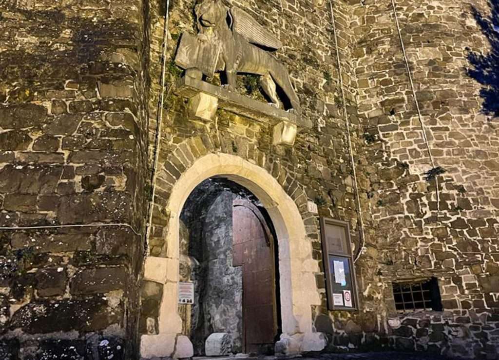 Castello ingresso