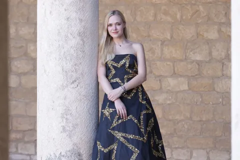 Mia Pecnik piano