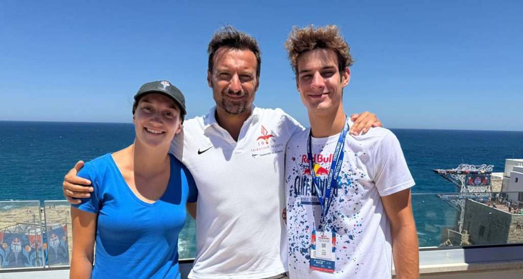 Da sinistra Elisa Cosetti il Direttore Sportivo della Triestina Nuoto Alessandro Mencarelli Andrea Barnaba