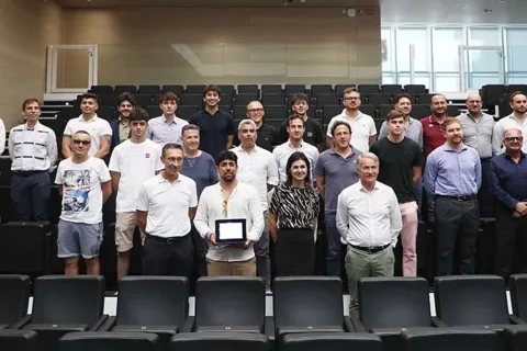 1 I diplomati con in prima fila in basso da sinistra Stefano Lazzer Alessio Creta Michela Mason Attilio Tesser