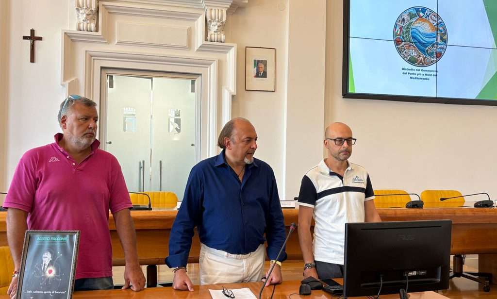 Conferenza stampa totem