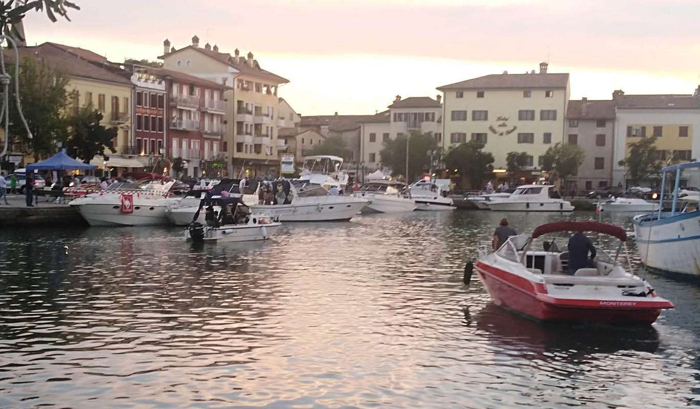 lucciolata sul mare 01