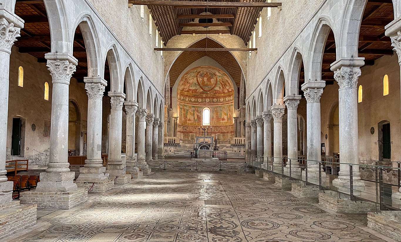 Basilica di Aquileia Interno