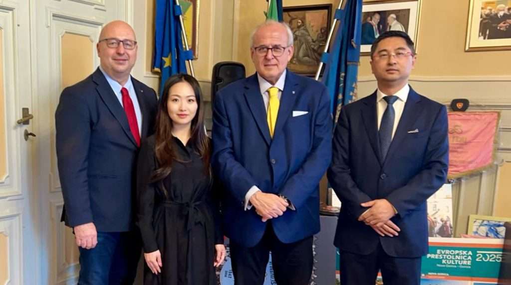 Incontro Li Yongping