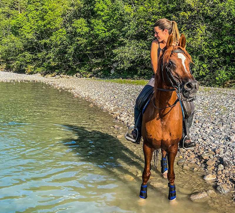 4 Elena a cavallo