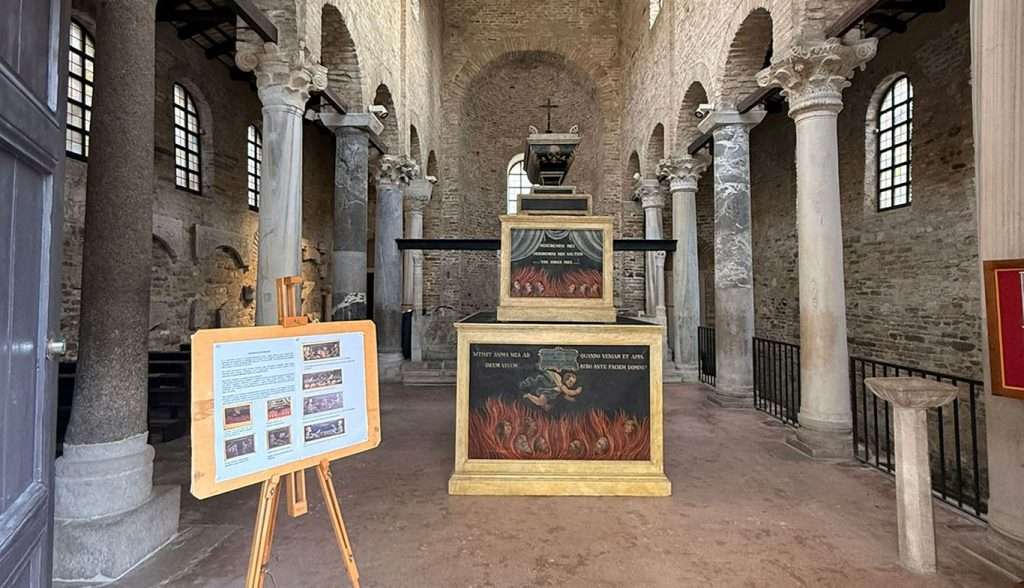 Il Catafalco della Basilica delle Grazie 01