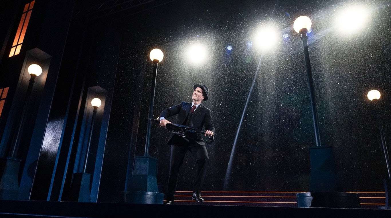 cantandoSottolaPioggia