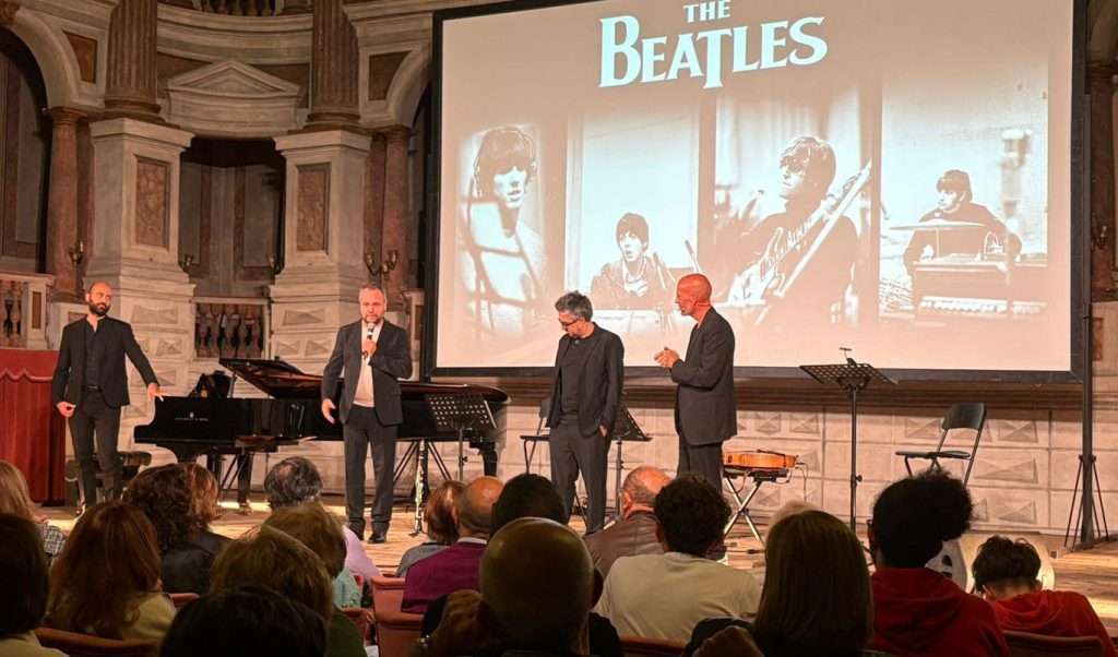 FOTO TRIO BEATLES LEO 5