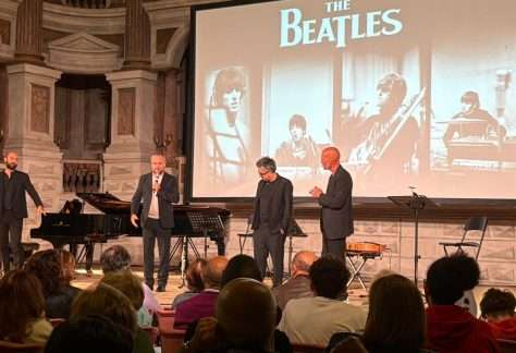 FOTO TRIO BEATLES LEO 5