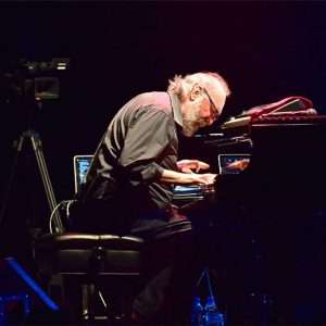 Fariselli live in Japan