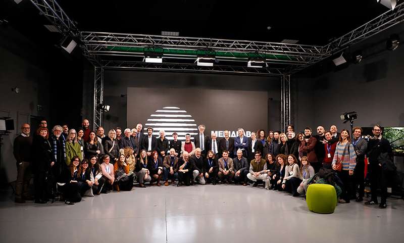 Foto di gruppo con autorita ospiti docenti e studenti 1