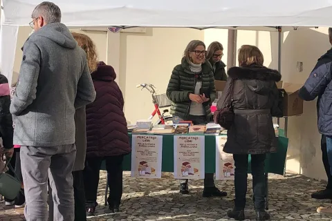 mercatino dei libri 04