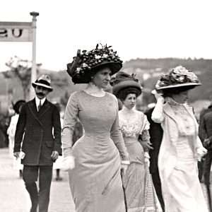 VOLTI DI DONNA v64 27 IPPODROMOuscita copia