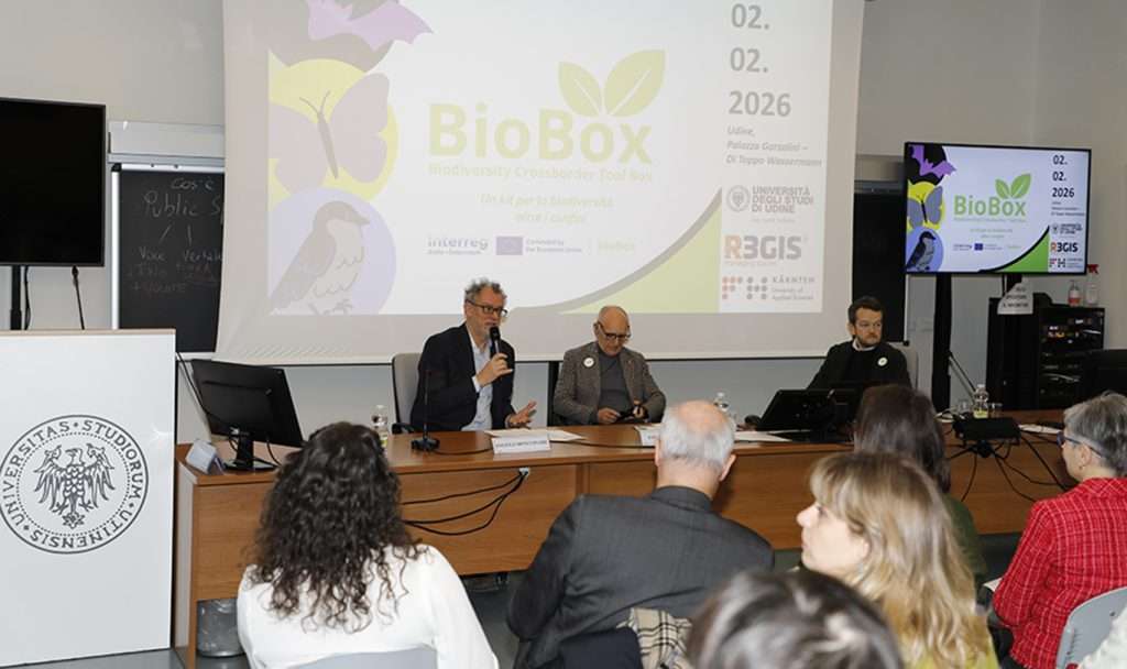 Una fase della presentazione da sinistra Angelo Montanari Edi Piasentier Francesco Boscutti