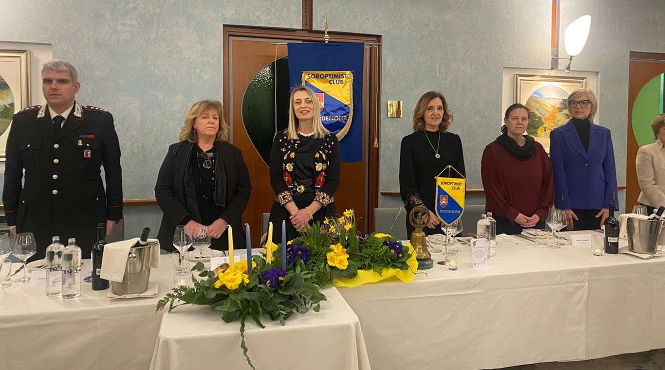 da sx a dx comand CC Spiller Sorop naz. Poletto pres Sorop Pn Garofalo quest Colasanti col. Stanton e accompagnatrice HOTO 2026 01 27 08 21 41