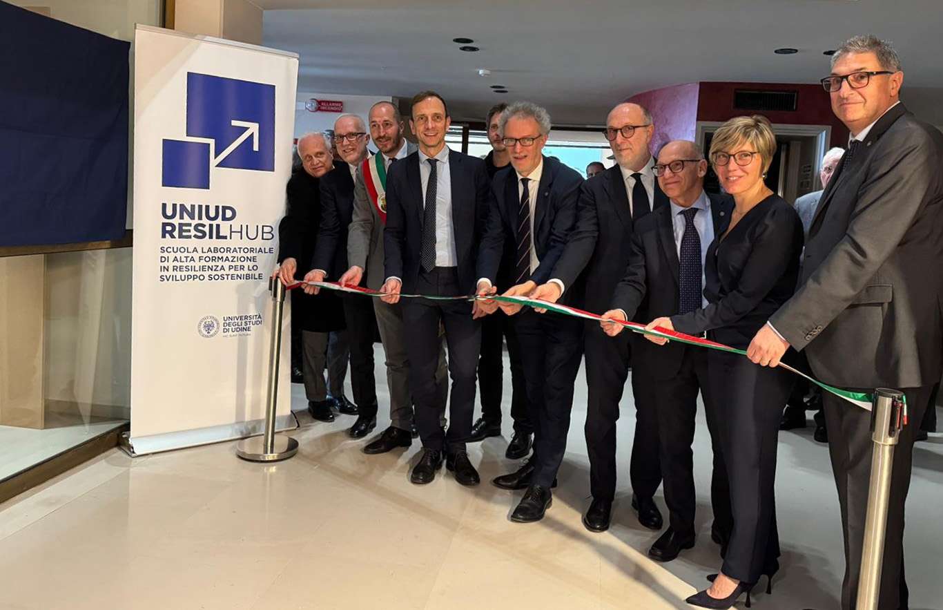 Il taglio del nastro a palazzo Fantoni a Gemona di UNIUD RESILHub