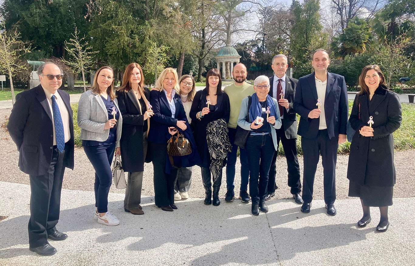 Presentazione panchina lilla