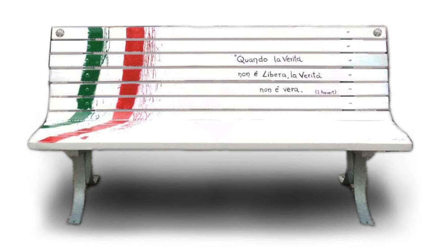 panchina liberta stampa