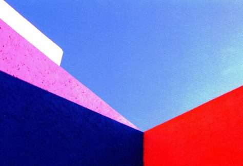 Transformacija arhitekture 4 1988 barvna fotografija na aluminjasti plosci 100 x 100 cm