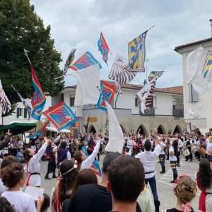 tamburi e bandiere
