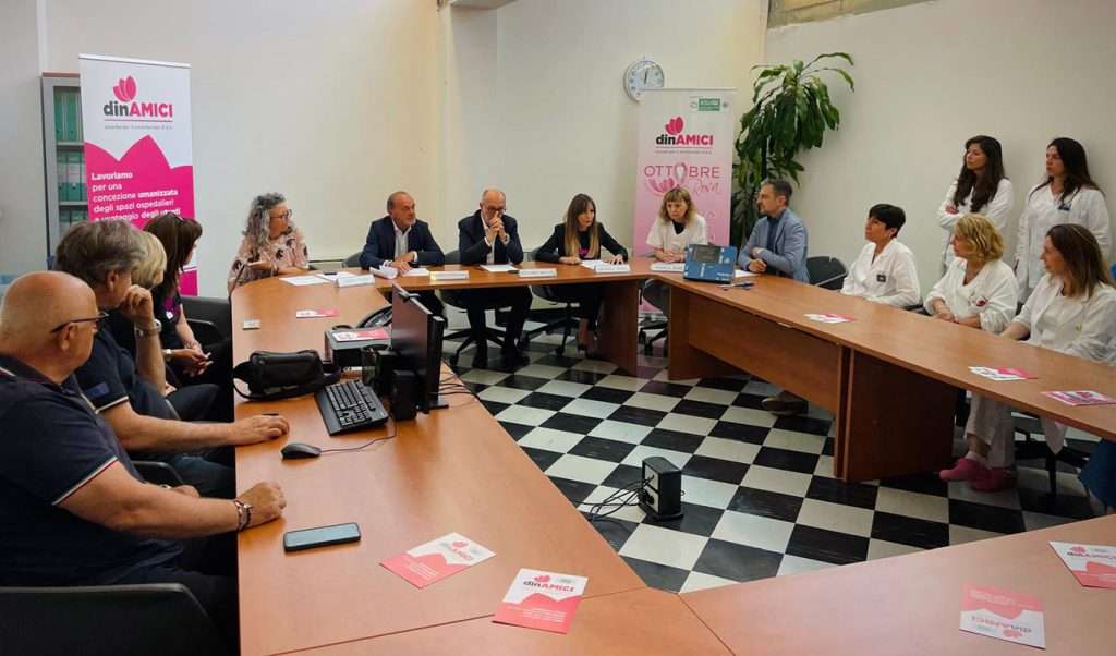 Il tavolo dei relatori: da sinistra Tonel, Poggiana, Riccardi, Fumis, Dore e il caporedattore di iMagazine, Andrea Doncovio, che ha moderato la conferenza