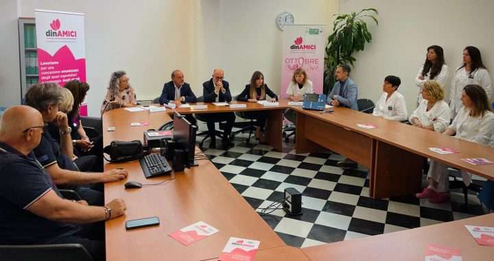 Il tavolo dei relatori: da sinistra Tonel, Poggiana, Riccardi, Fumis, Dore e il caporedattore di iMagazine, Andrea Doncovio, che ha moderato la conferenza