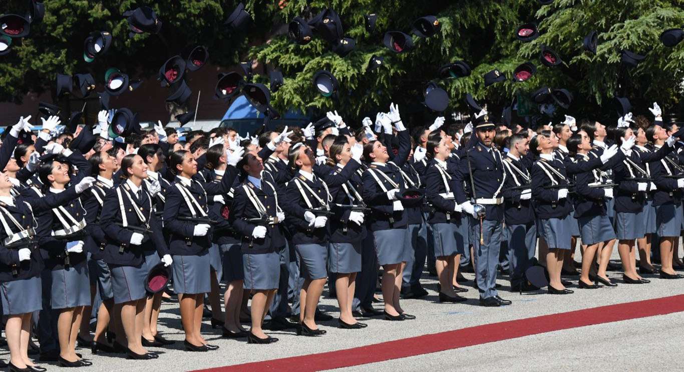 agenti scuola polizia
