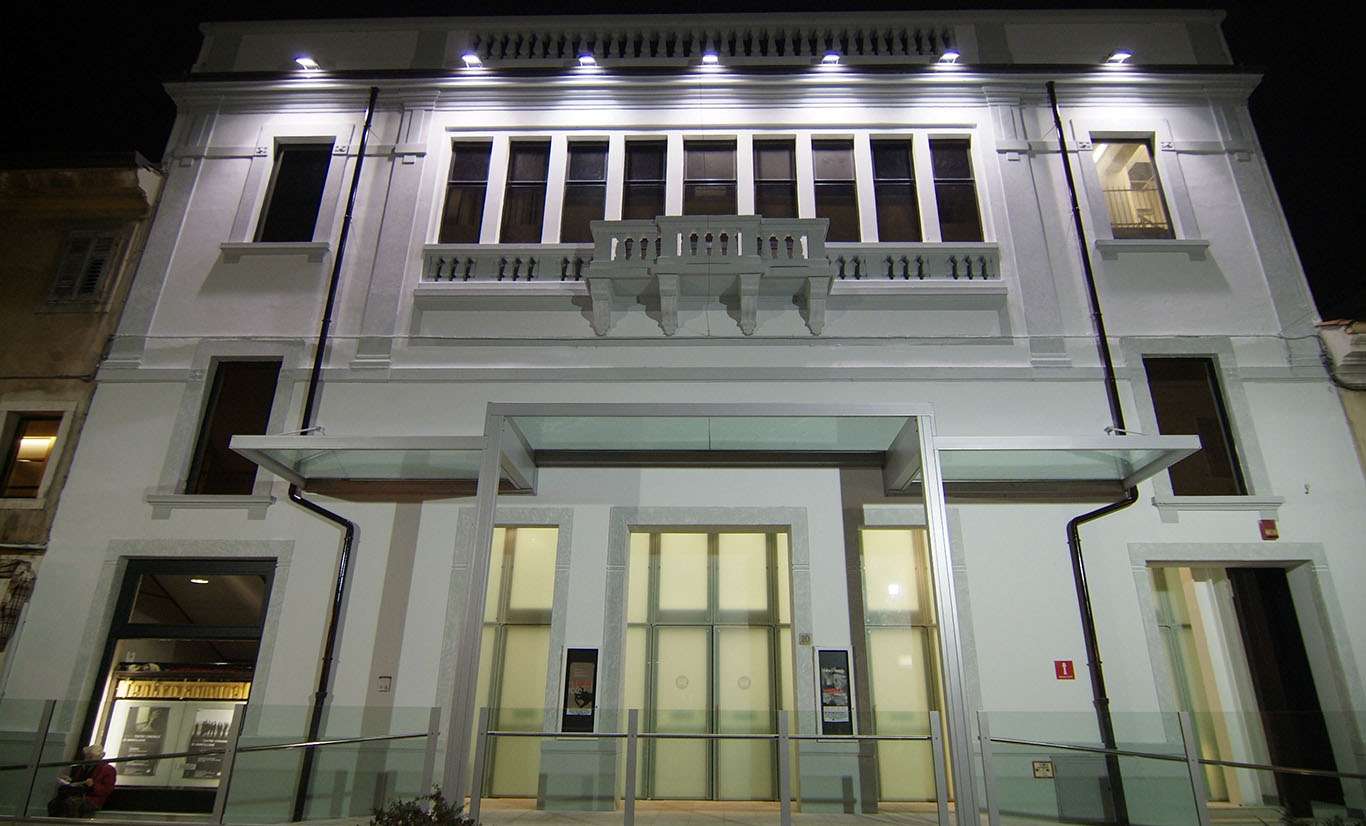 teatro esterno low