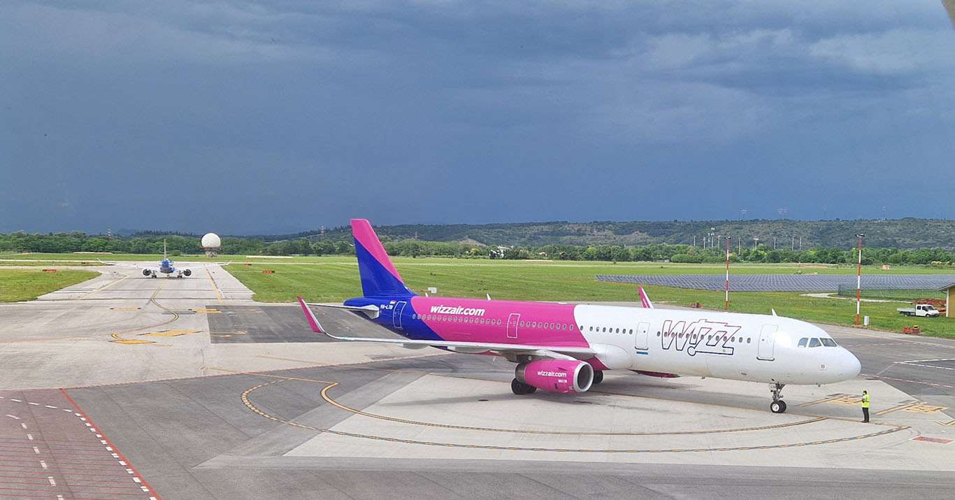 A321 Wizzair presso il piazzale di Trieste Airport