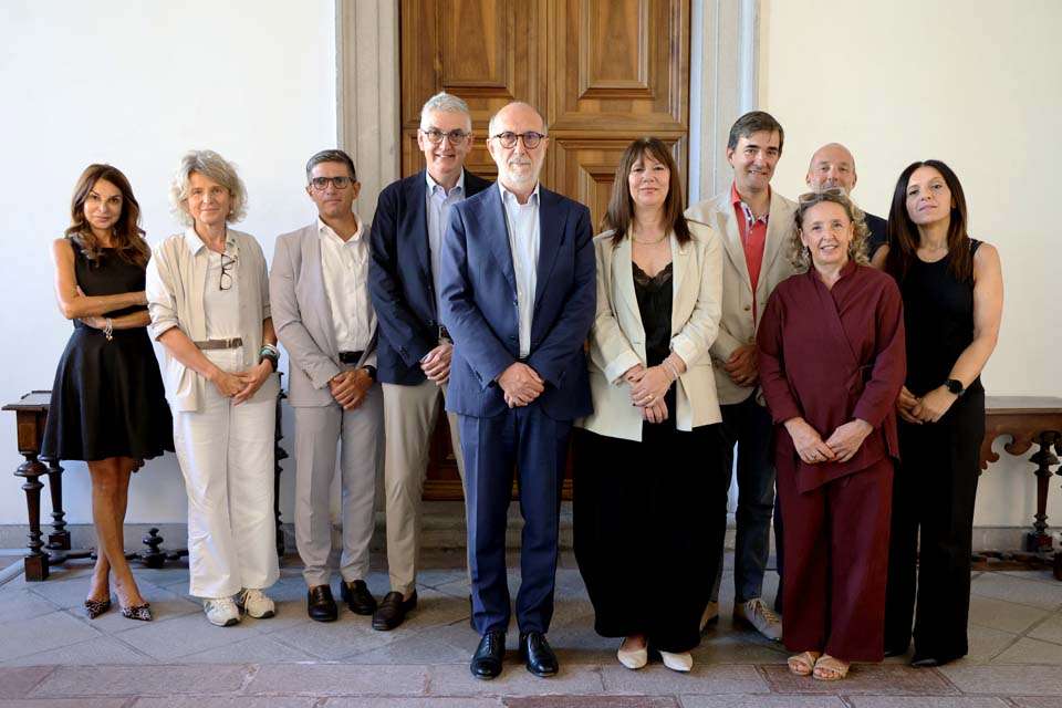 Al centro Riccardo Riccardi con a sinistra Karina Elmir e Giorgio Alberti a destra Silvio Brusaferro