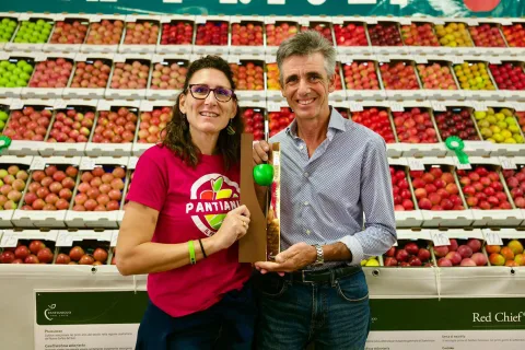 Greta Cisilino presidente Pro Loco e Premio Mela Friuli a Lauro Cargnelli